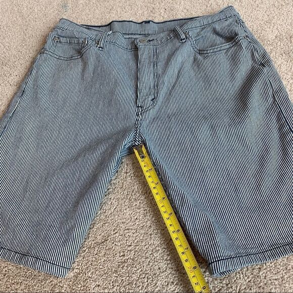 Levi’s 505 navy blue white striped denim shorts Sz 33 - Picture 8 of 9